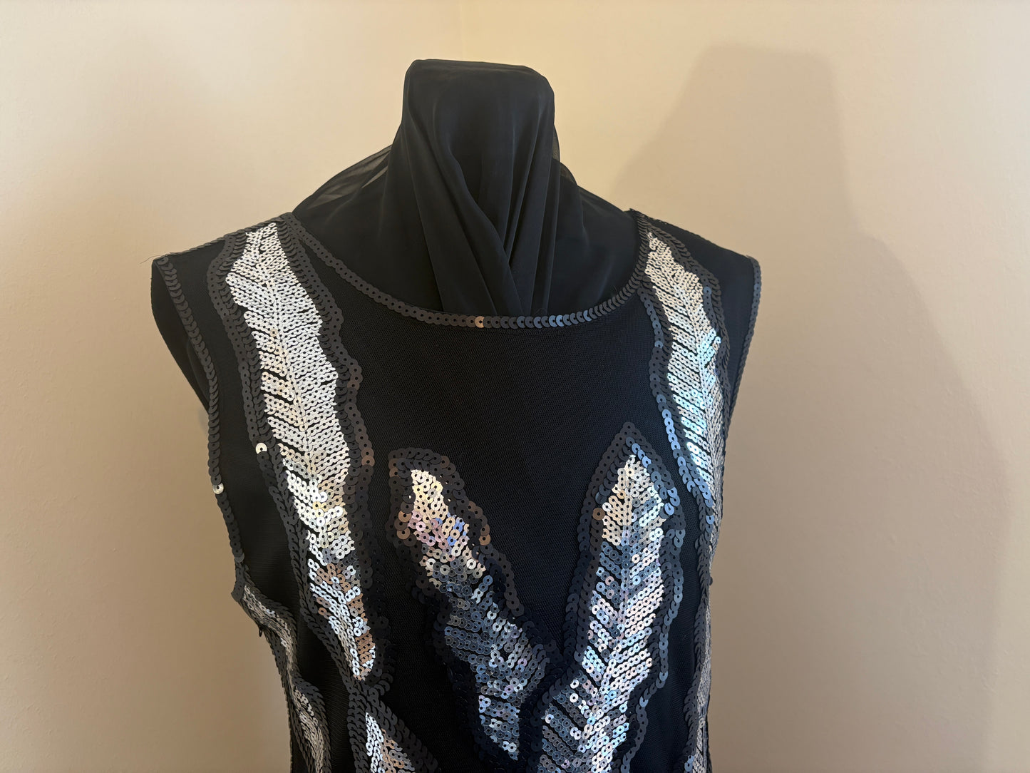 Black Stella Morgan Sequin Feather-Pattern Cocktail Dress