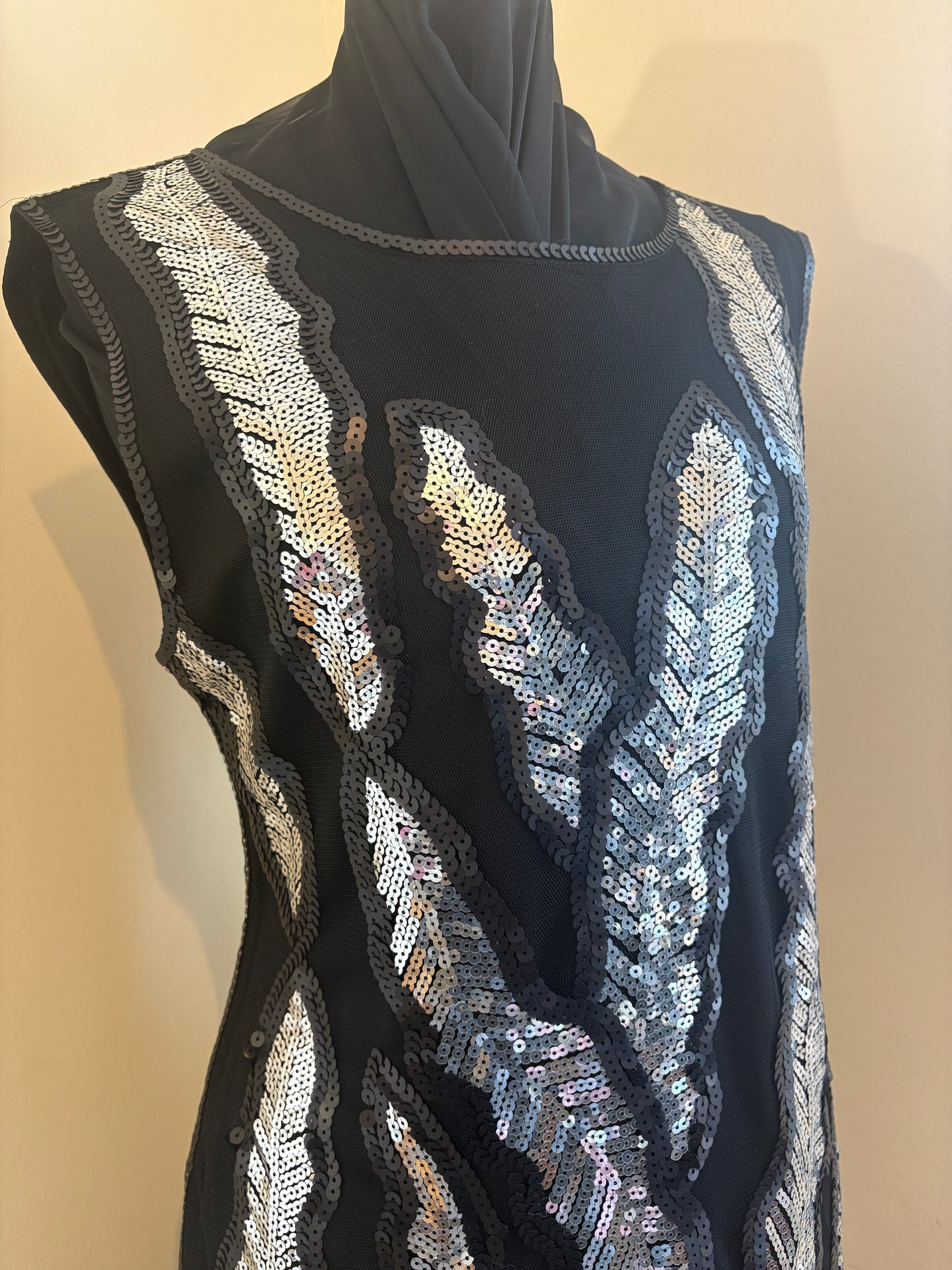 Black Stella Morgan Sequin Feather-Pattern Cocktail Dress