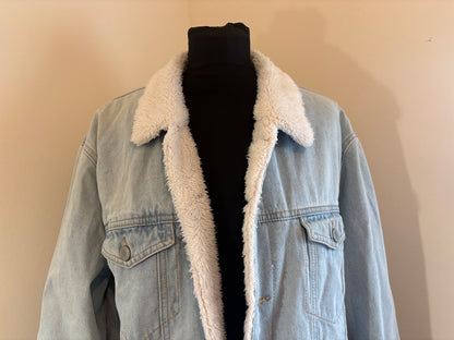 Classic Vintage Style Sherpa-Lined Denim Jacket